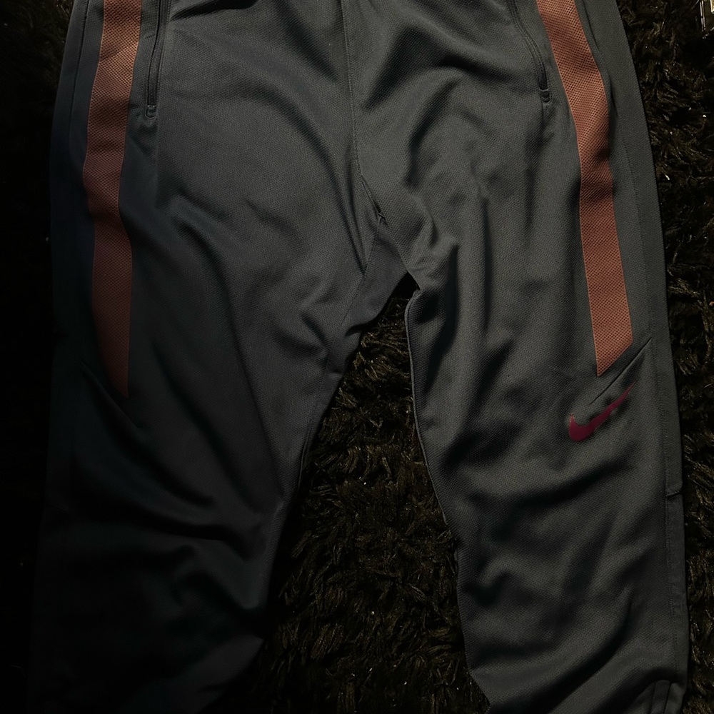 Nike Dri-Fit Sweatpants Size Medium Dark Purple